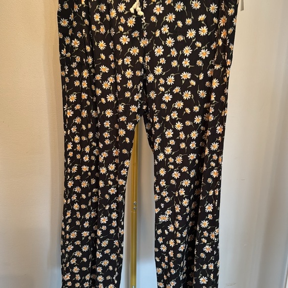 Derek & Heart Floral daisy Black Pants with Drawstring NWT 1X - Picture 4 of 11